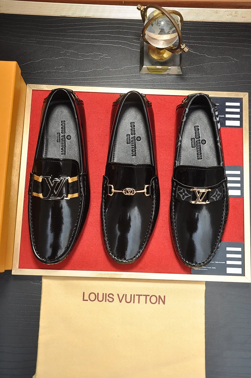 Men's men's shoes 💰420💶 [LV Doudou shoes] (water-dyed cowhide lining) new model is on the market, available on the official website. The new Doudou shoes are processed into single-color materials, and the uppers are made of imported horsehide leather. The body of the shoe is fully hemmed with mark thread, and is lined with imported original cowhide leather. The elegant shoe shape is super suitable for all-matching, and the size is 38-44.